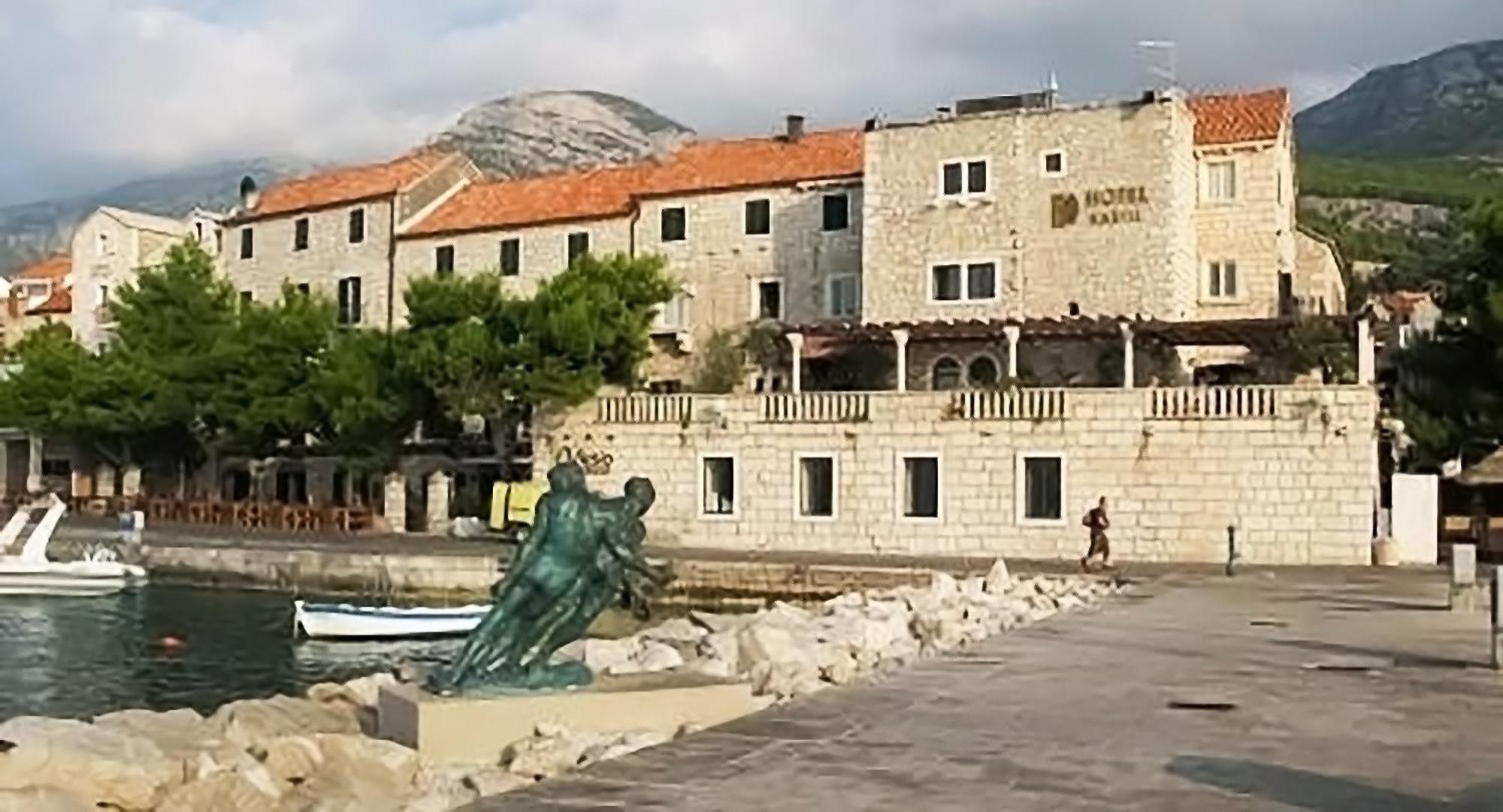 בול Newly Renovated Hotel Kastil מראה חיצוני תמונה