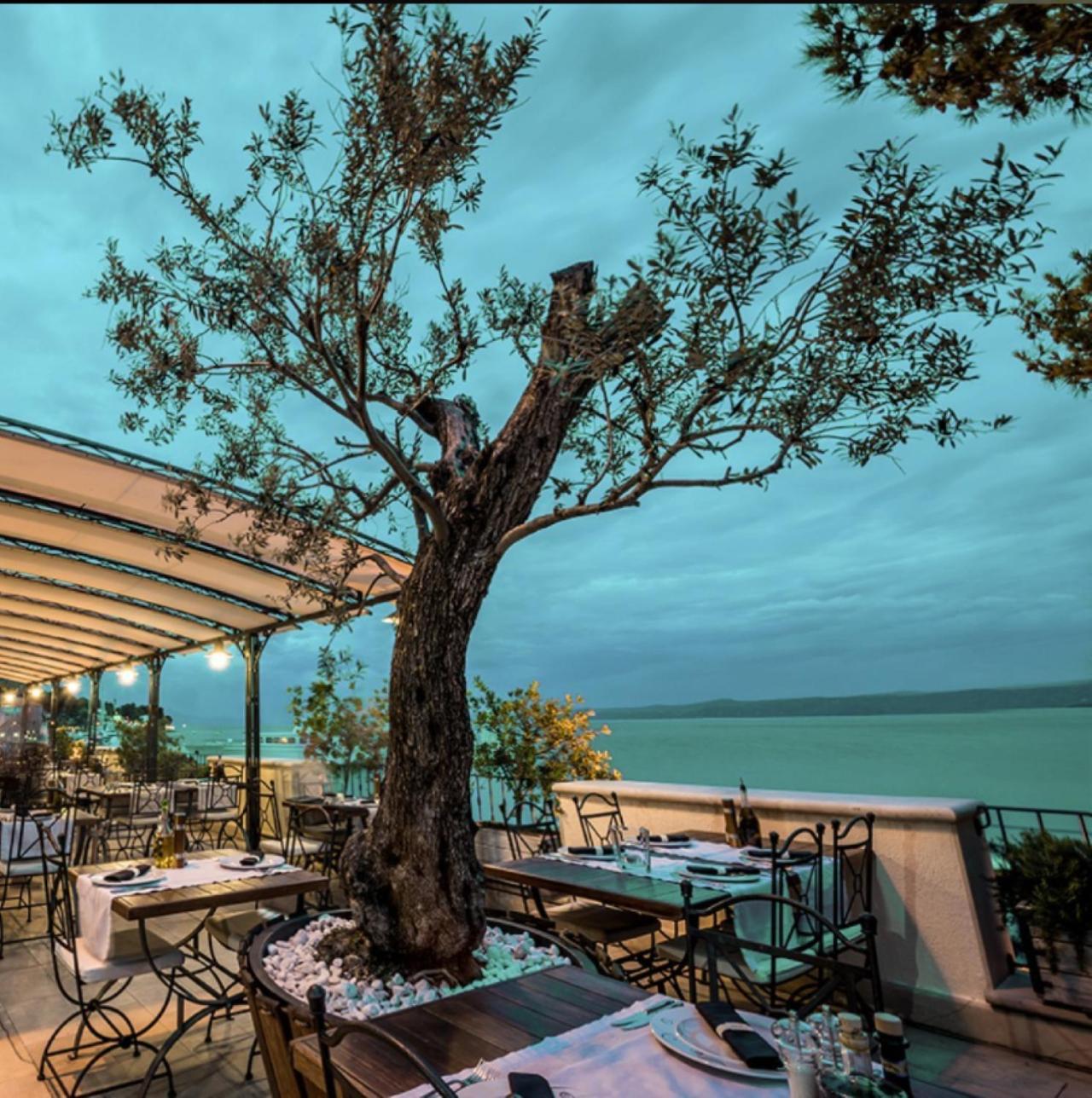 בול Newly Renovated Hotel Kastil מראה חיצוני תמונה