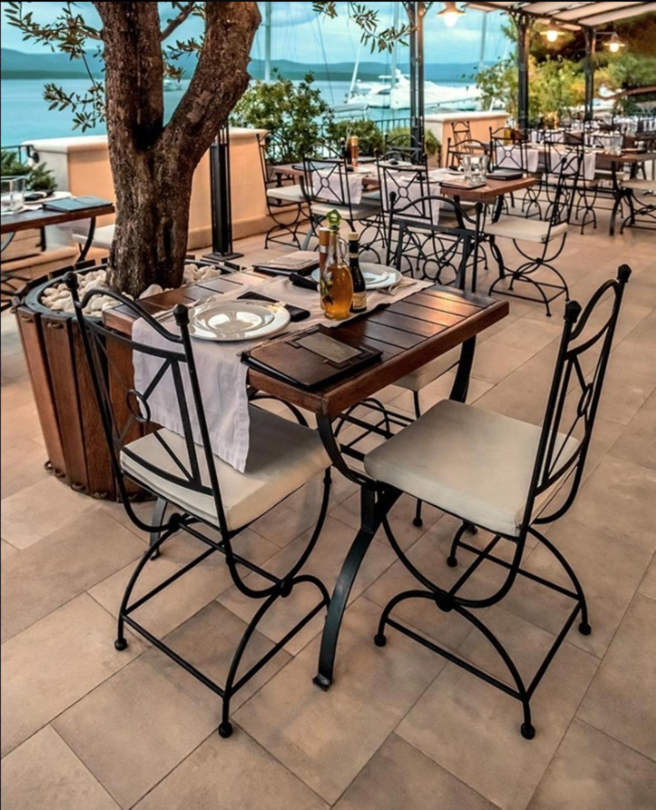 בול Newly Renovated Hotel Kastil מראה חיצוני תמונה