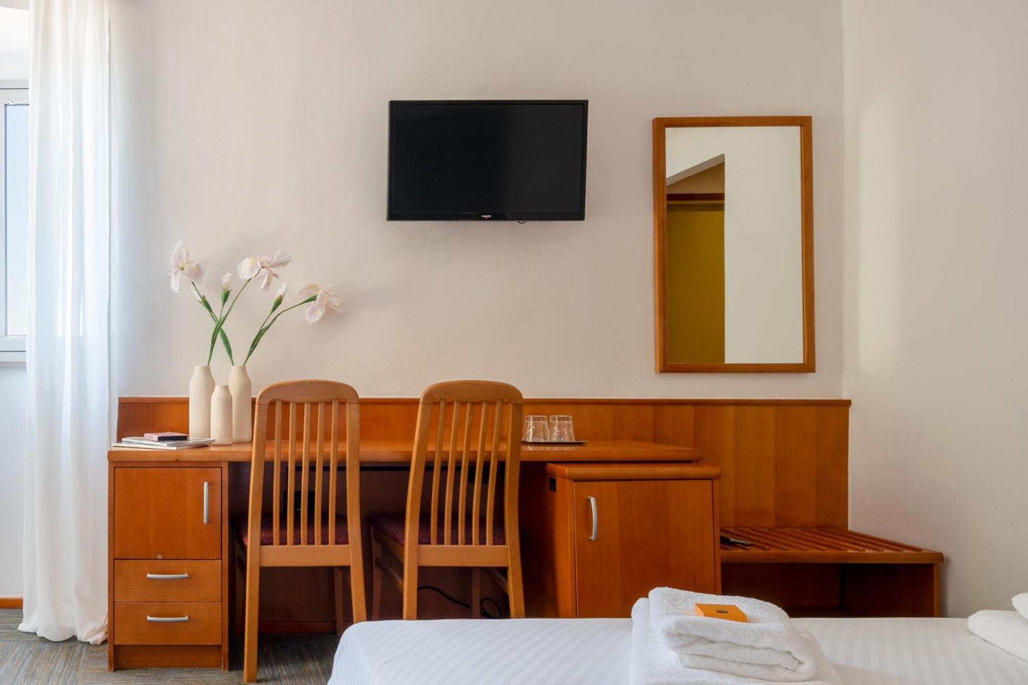 בול Newly Renovated Hotel Kastil מראה חיצוני תמונה