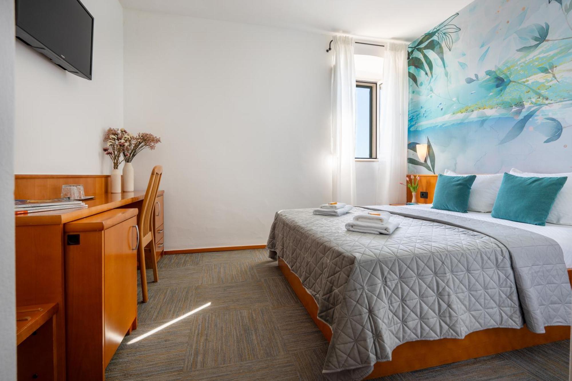 בול Newly Renovated Hotel Kastil מראה חיצוני תמונה