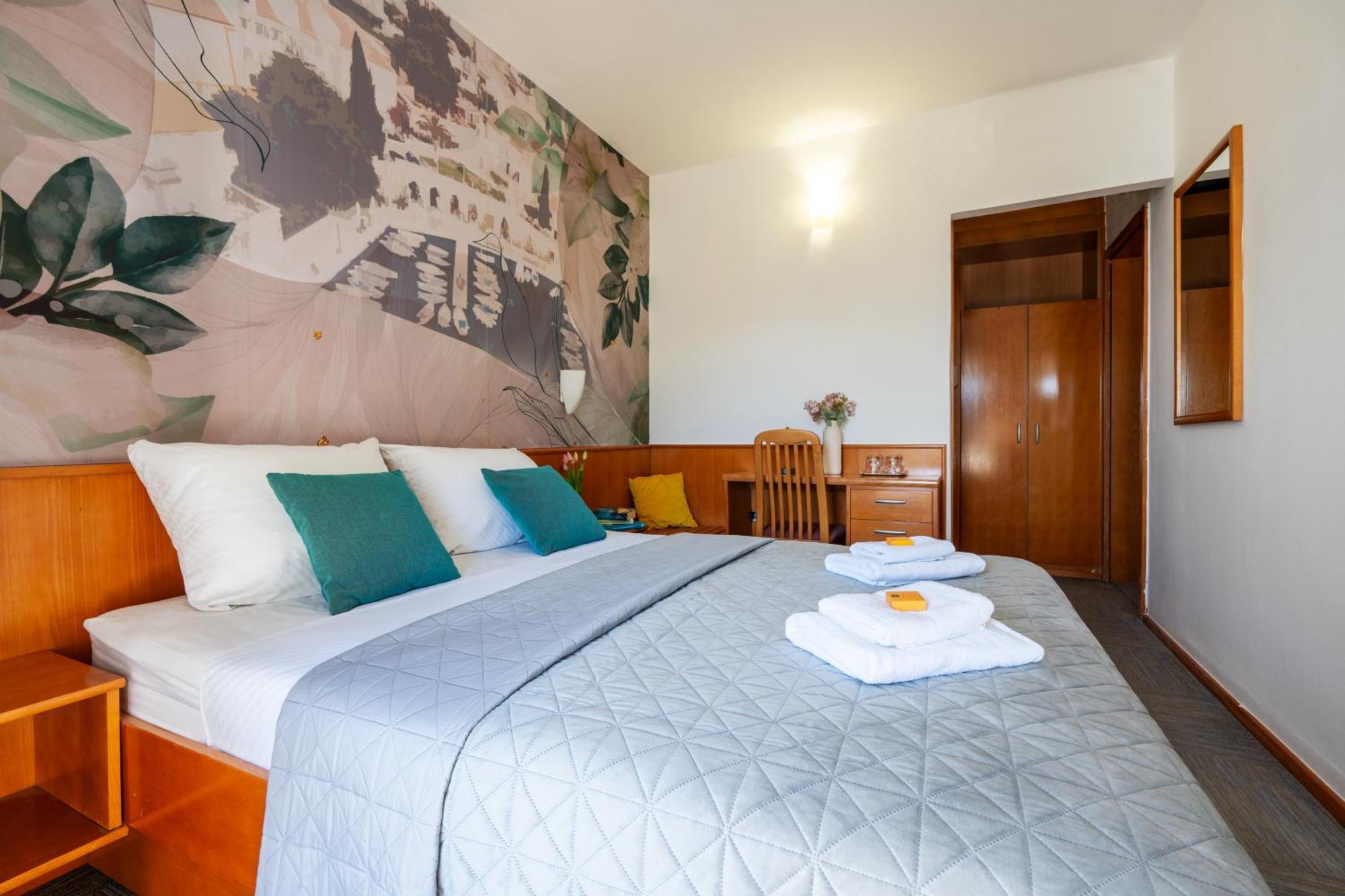 בול Newly Renovated Hotel Kastil מראה חיצוני תמונה