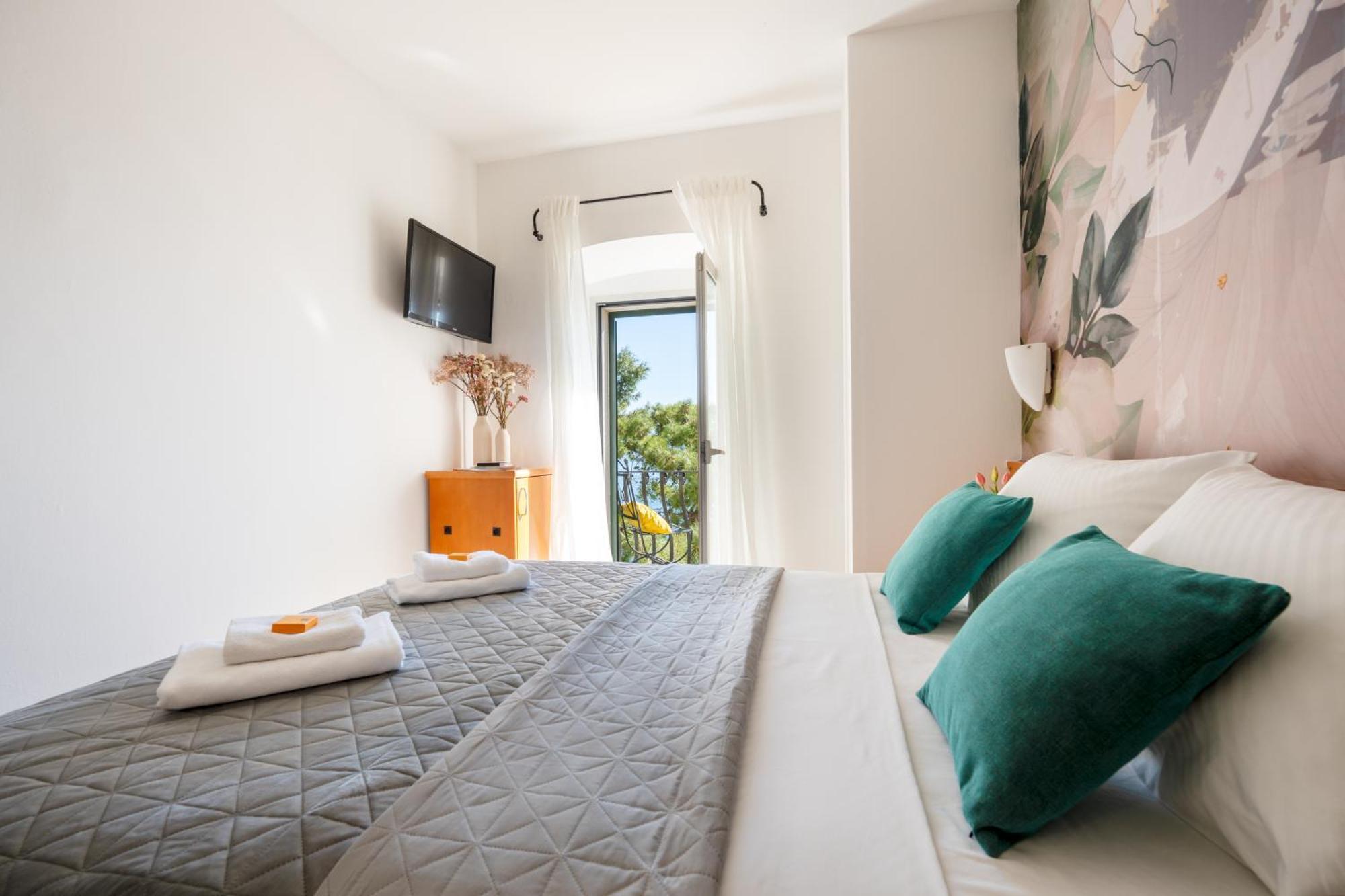 בול Newly Renovated Hotel Kastil מראה חיצוני תמונה