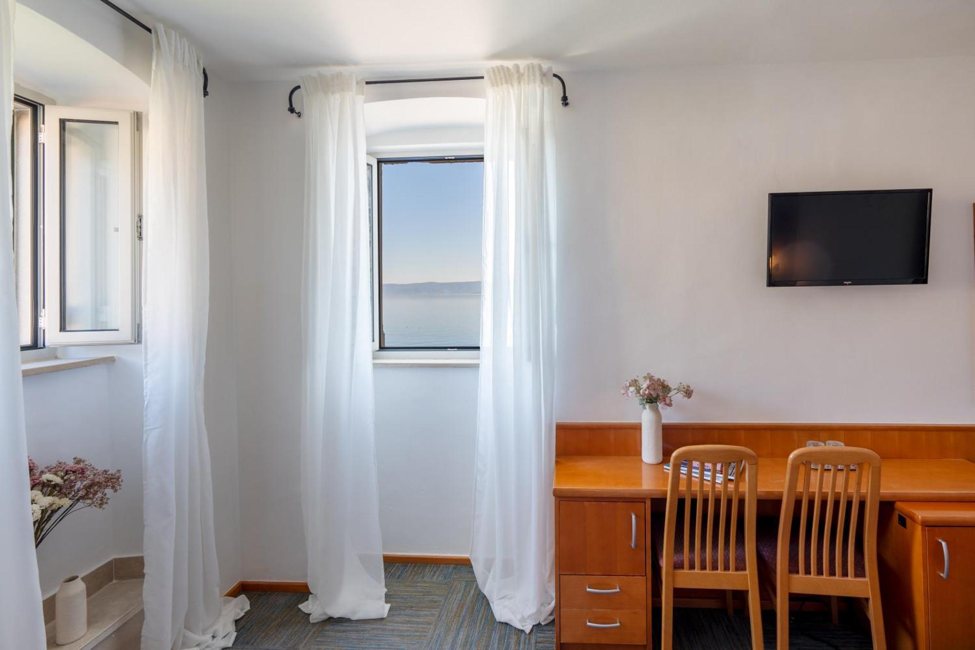 בול Newly Renovated Hotel Kastil מראה חיצוני תמונה