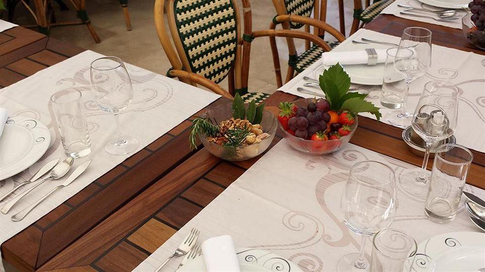 בול Newly Renovated Hotel Kastil מראה חיצוני תמונה