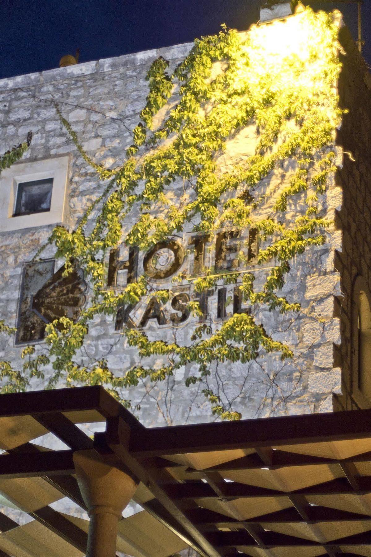 בול Newly Renovated Hotel Kastil מראה חיצוני תמונה