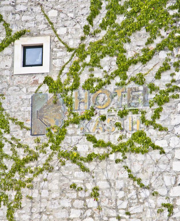 בול Newly Renovated Hotel Kastil מראה חיצוני תמונה